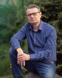 Roller Tibor k�pvisel�